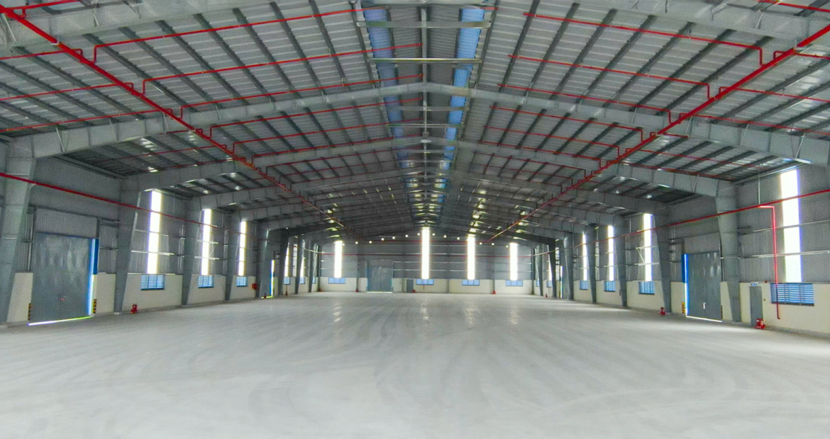 Hệ thống kho được thiết kế và xây dựng theo các tiêu chuẩn kỹ thuật cao, đảm bảo hiệu suất vận hành và an toàn tối đa.