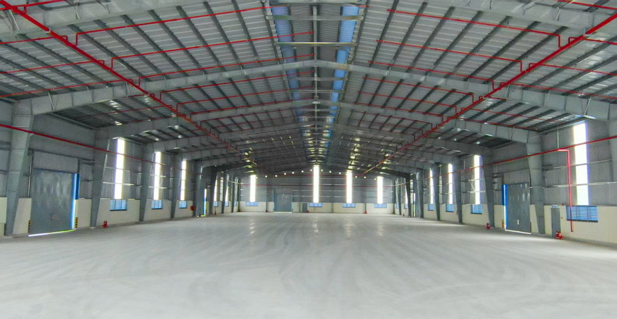 Hệ thống kho được thiết kế và xây dựng theo các tiêu chuẩn kỹ thuật cao, đảm bảo hiệu suất vận hành và an toàn tối đa.