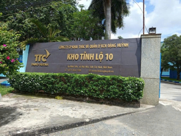 Tổng kho Tỉnh Lộ 10