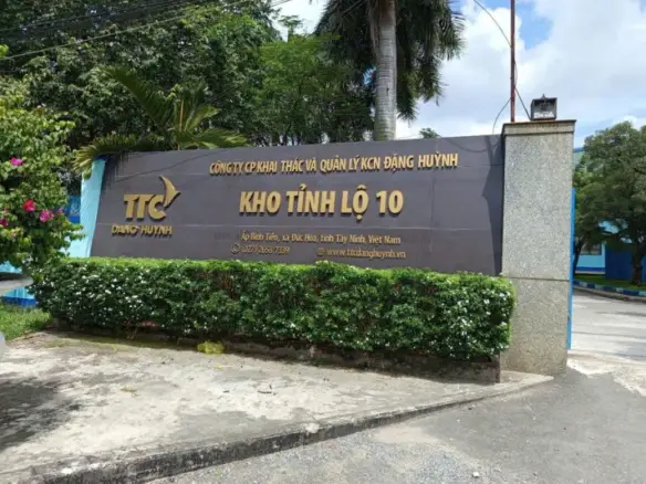 Tổng kho Tỉnh Lộ 10