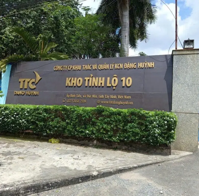 Tổng kho Tỉnh Lộ 10