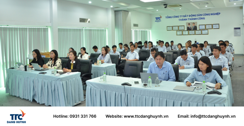Các phiên thảo luận nhóm và ví dụ minh họa thực tế